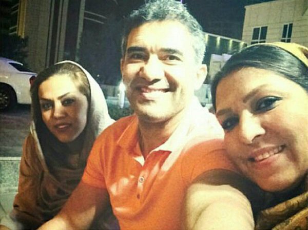 احمدرضا-عابدزاده-کنار-همسر-و-فرزندانش
