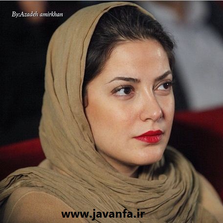 طناز طباطبایی در اکران فیلم لامپ 100